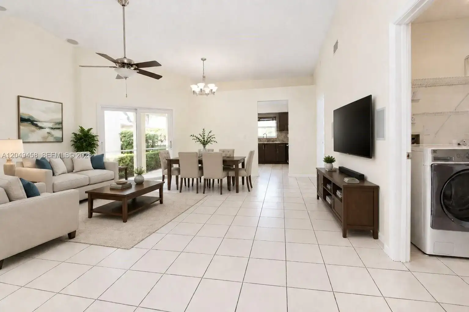 687 SE 22nd Dr, Homestead FL 33033 photo 4