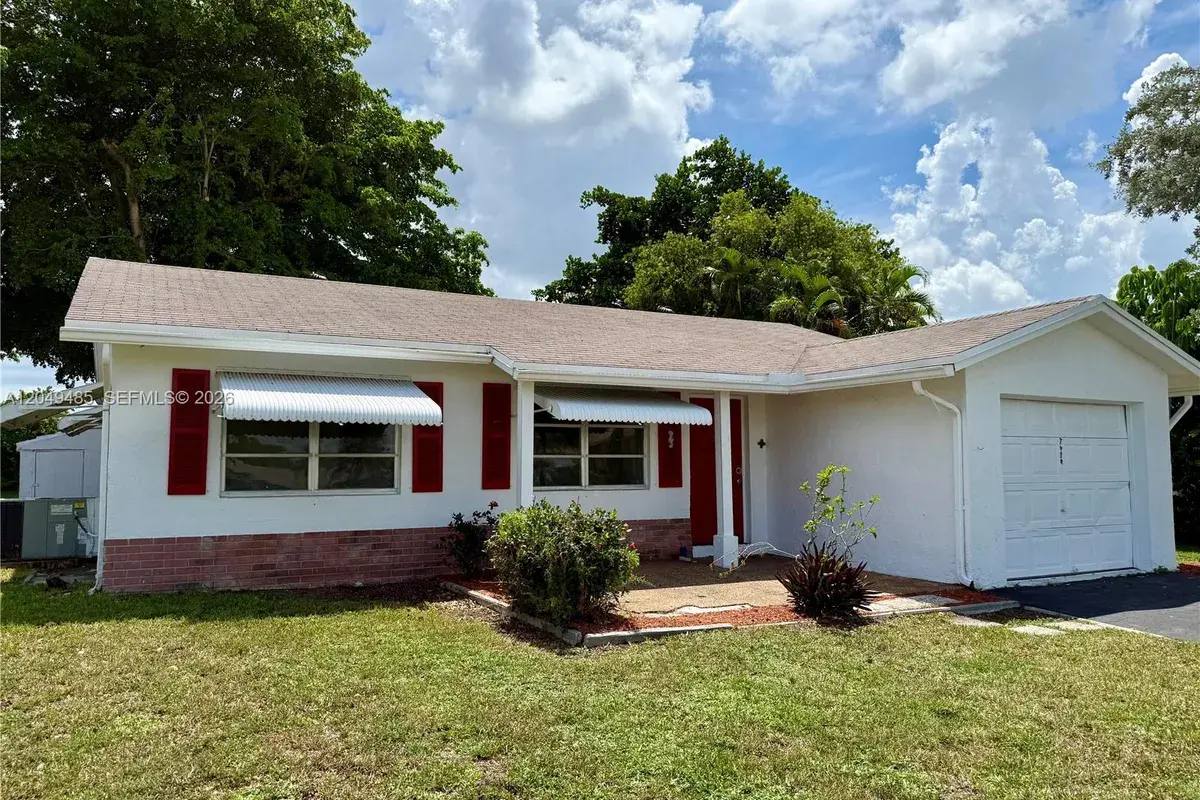 7008 NW 89th Ave, Tamarac FL 33321