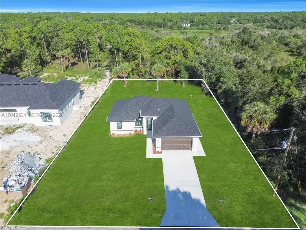 1405 Palmetto Ave, Lehigh Acres FL 33972