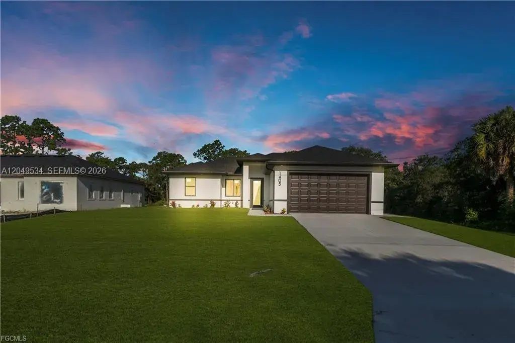 1405 Palmetto Ave, Lehigh Acres FL 33972