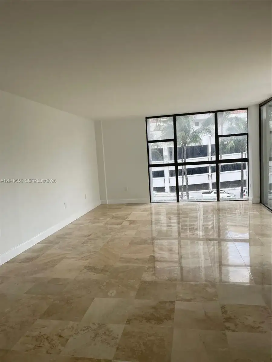 3731 N Country Club Dr # 323, Aventura FL 33180 photo 2