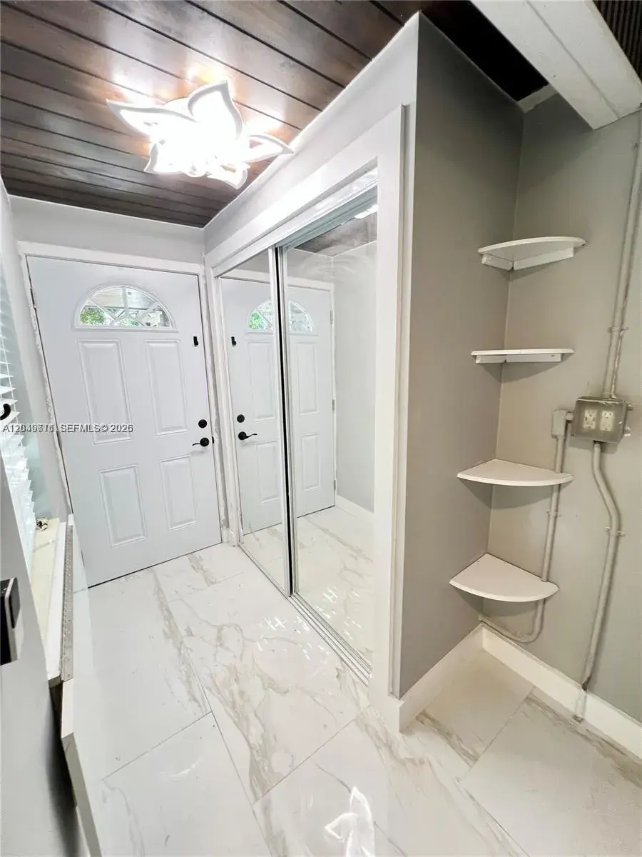 511 N 70th Way, Hollywood FL 33024