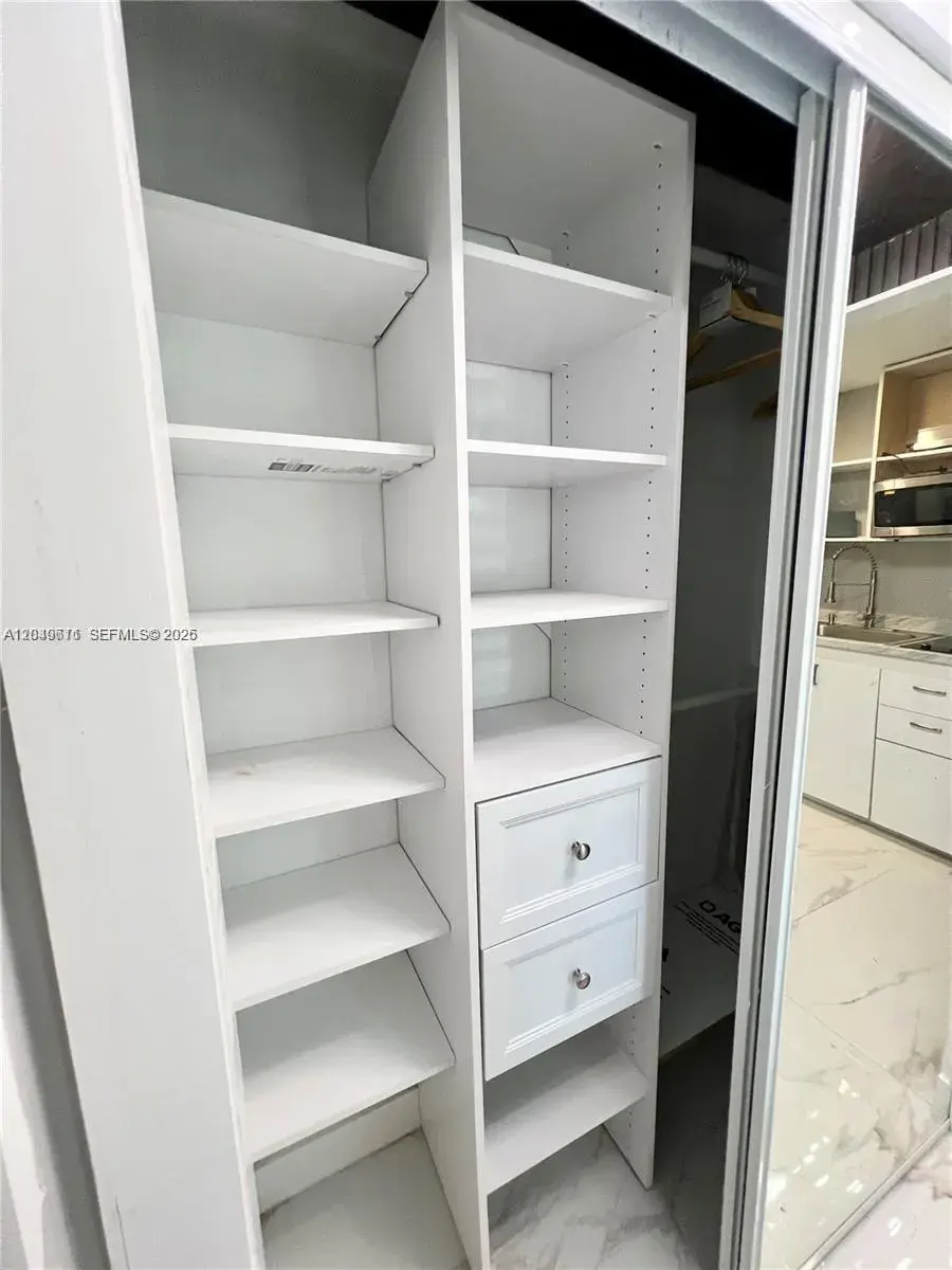 511 N 70th Way, Hollywood FL 33024
