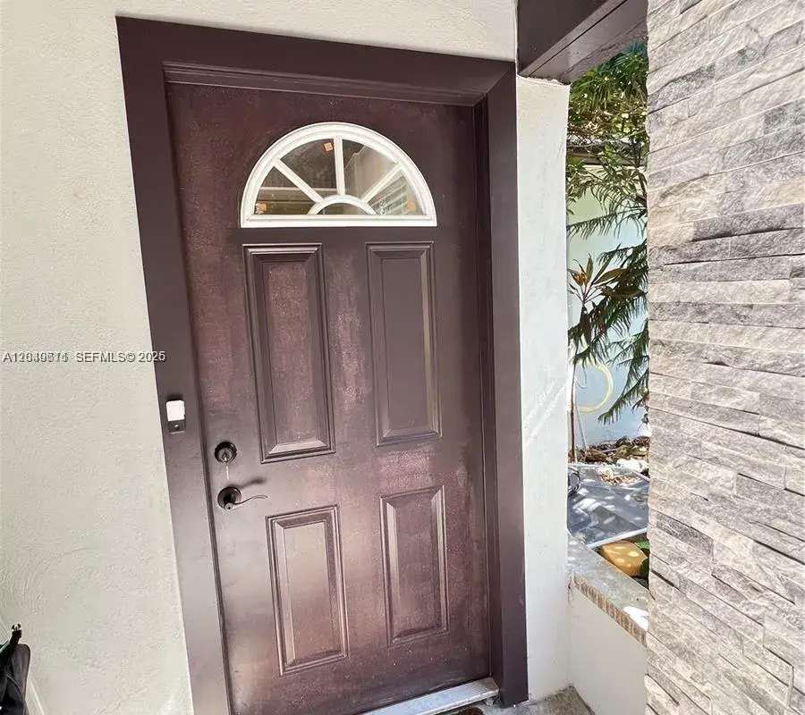 511 N 70th Way, Hollywood FL 33024