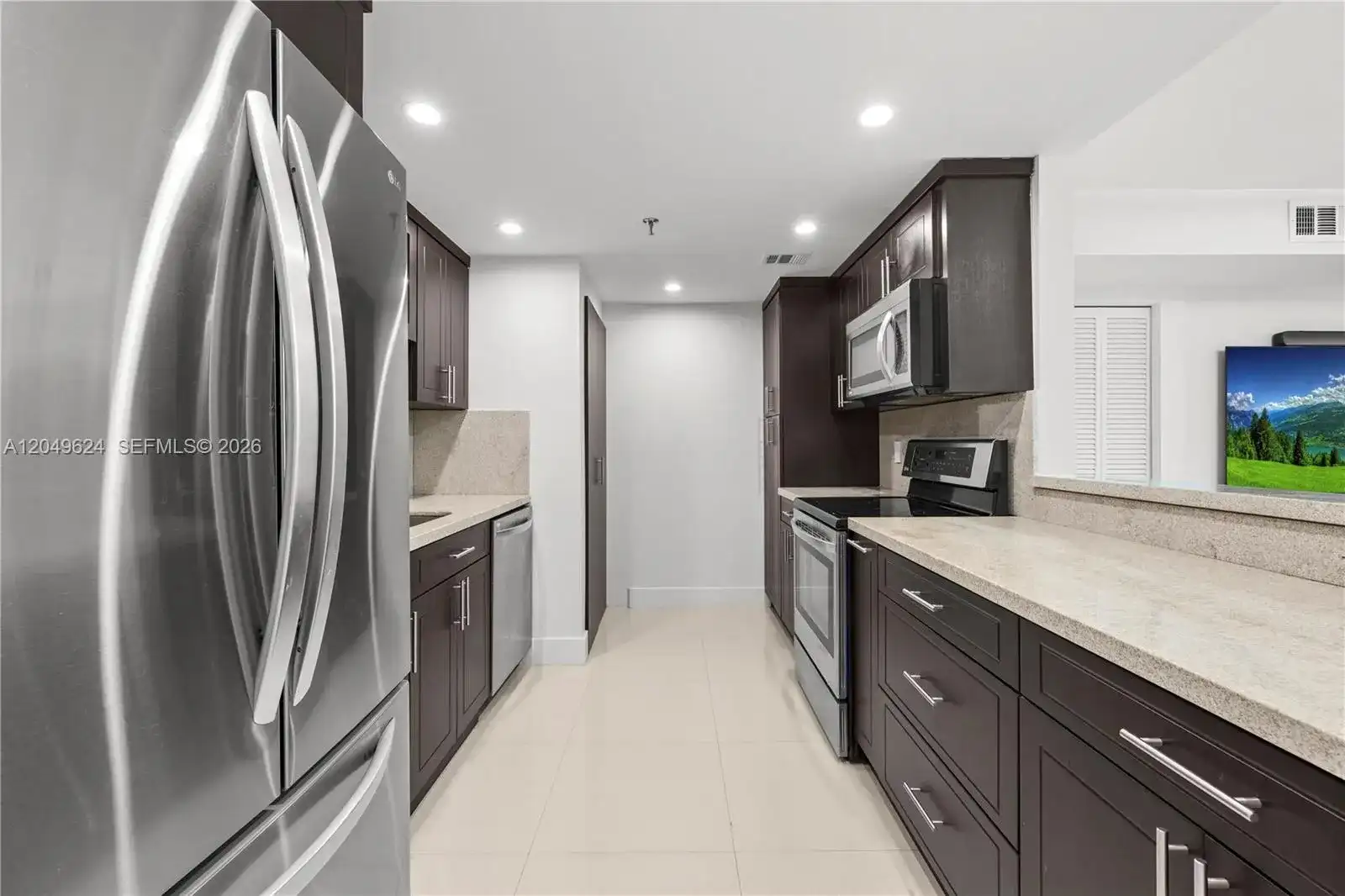 2457 Collins Ave # 307, Miami Beach FL 33140