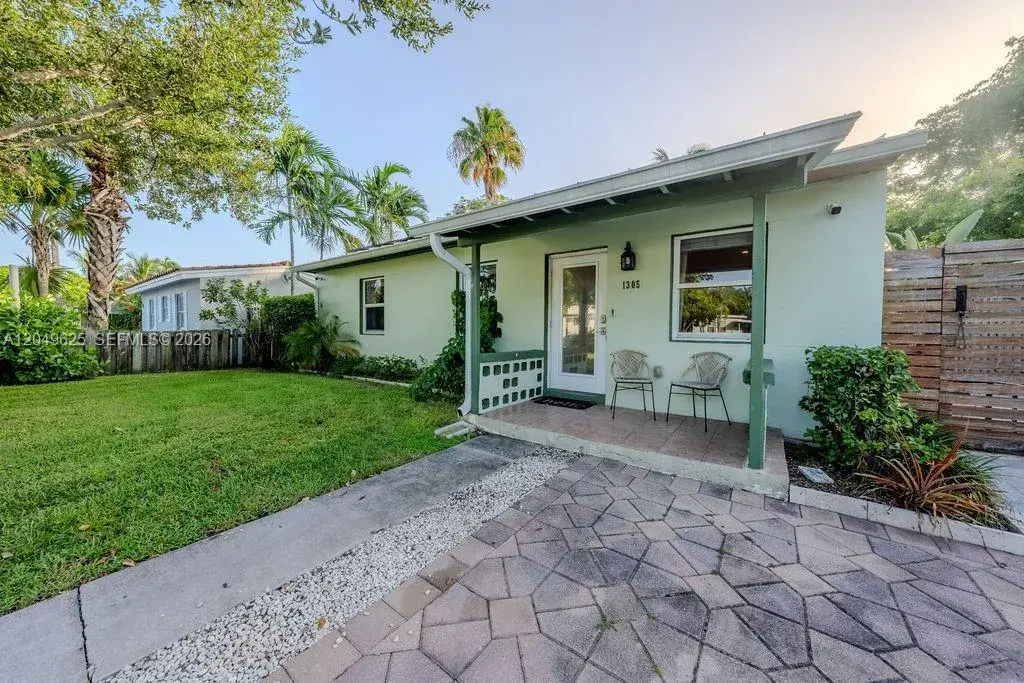 1305 NW 5th Ave, Fort Lauderdale FL 33311