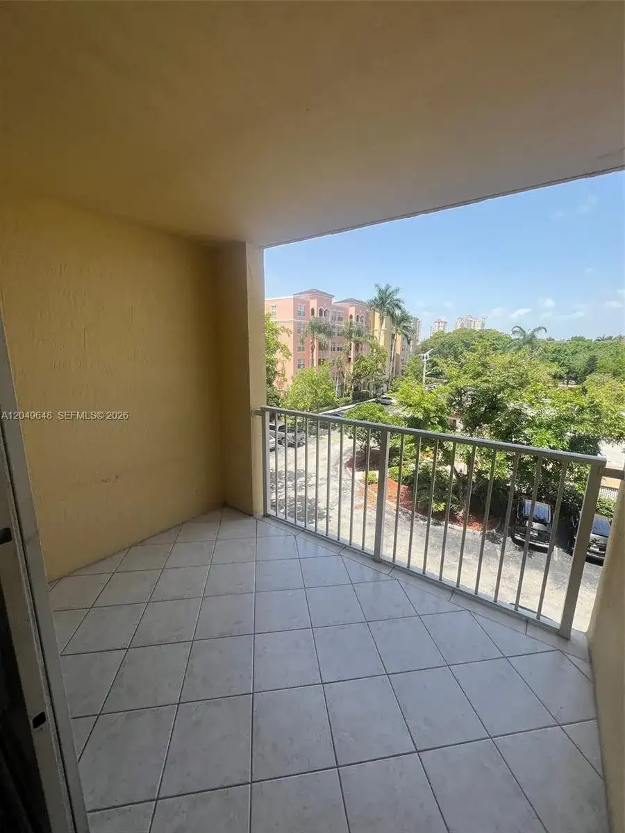 19601 E Country Club Dr # 7405, Aventura FL 33180 photo 4