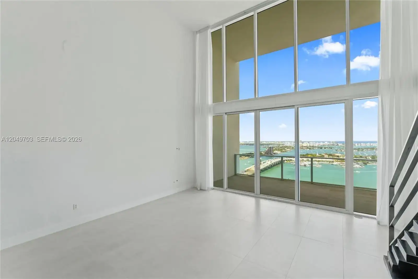 1040 Biscayne Blvd # 3802, Miami FL 33132 photo 2