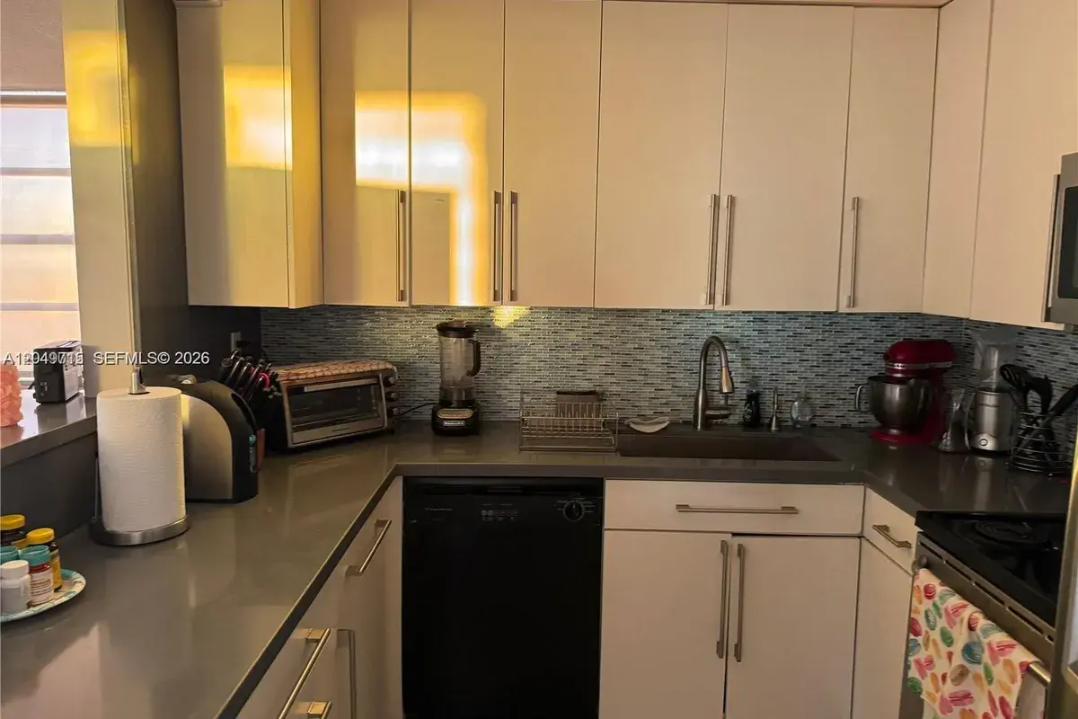 2750 NE 183rd St, Aventura FL 33160