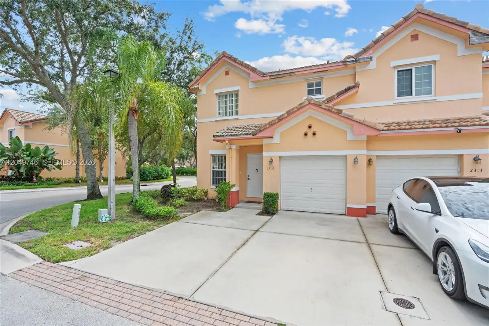 2303 SW 87th Ter, Miramar FL 33025 photo 3