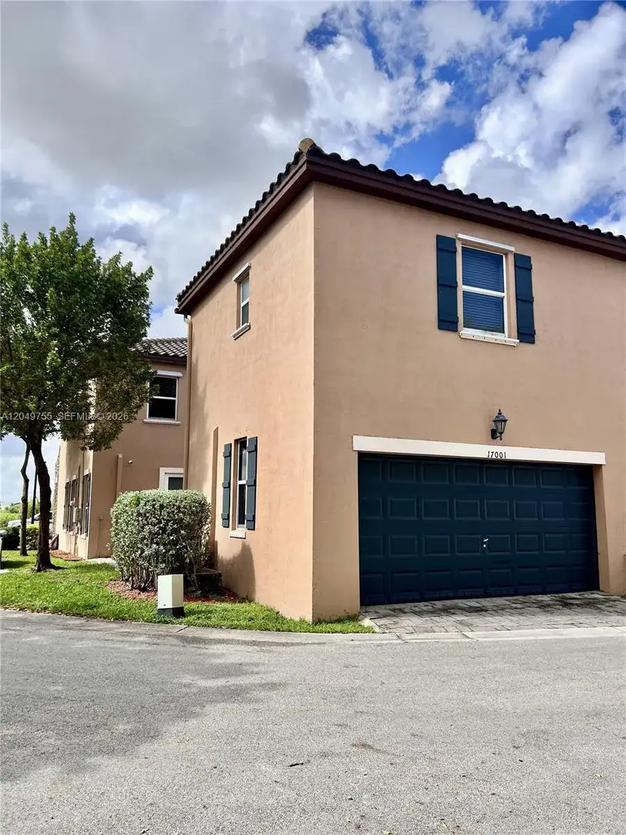 17001 SW 96th St, Miami FL 33196 photo 2