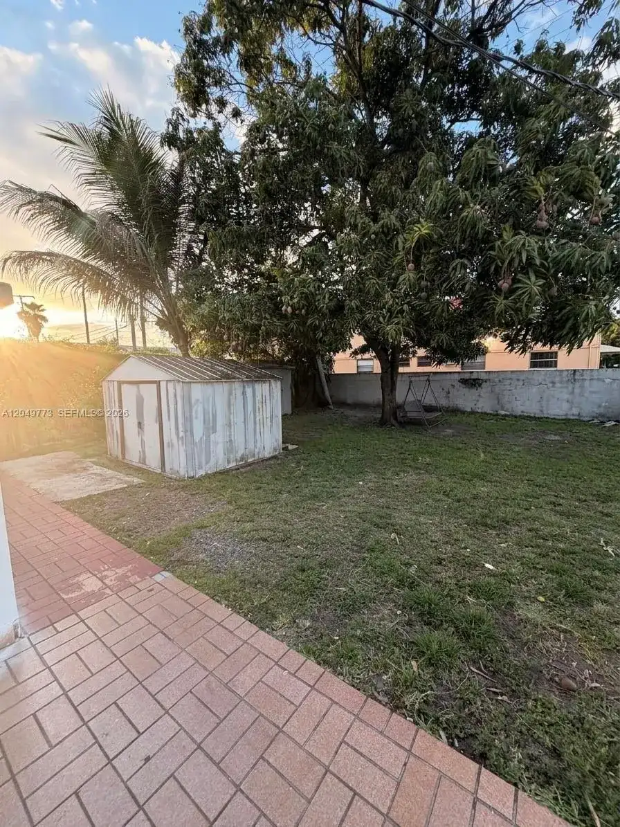 41 E 20th St, Hialeah FL 33010 photo 2
