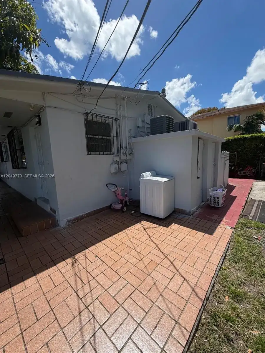 41 E 20th St, Hialeah FL 33010 photo 5