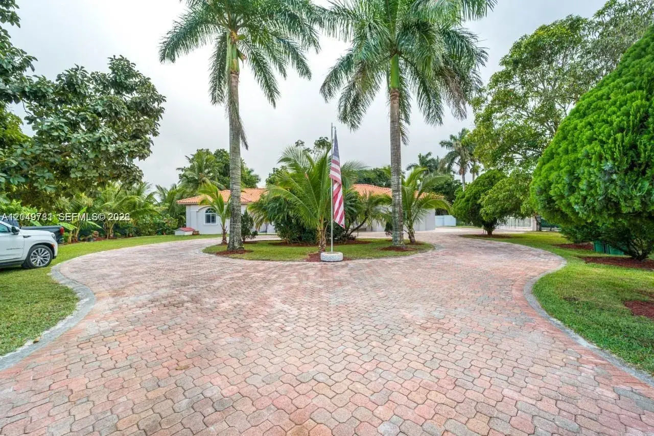 18390 SW 200th St, Miami FL 33187