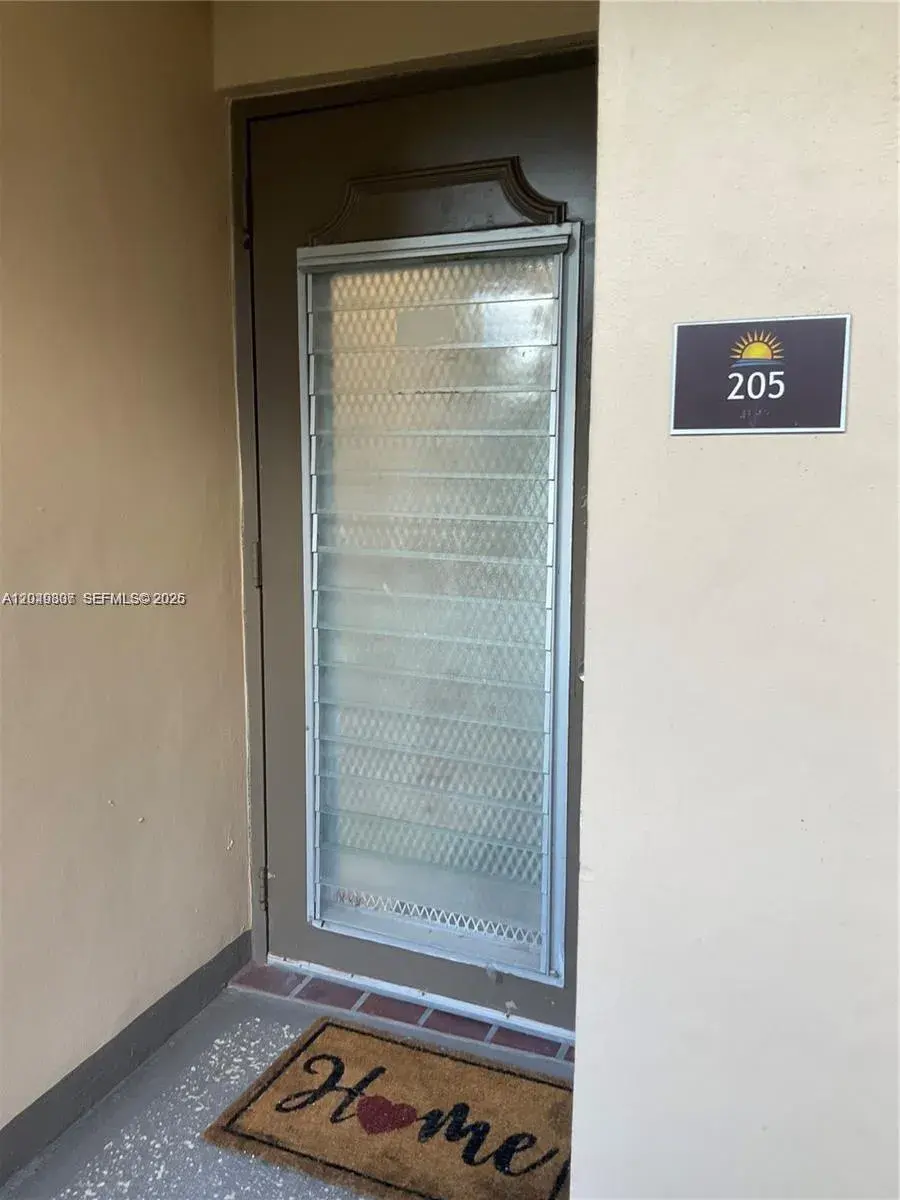 9201 Sunrise Lakes Blvd # 205, Sunrise FL 33322