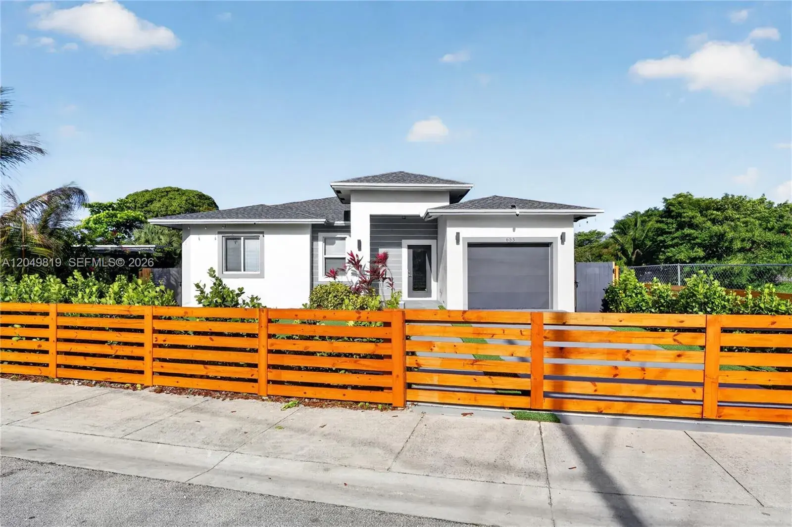 655 NW 24th ave, Fort Lauderdale FL 33311