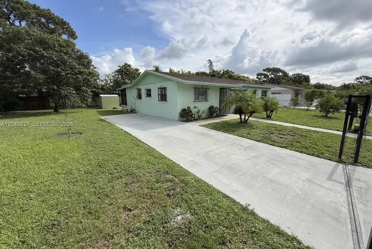 3851 NW 210th Ter, Miami Gardens FL 33055