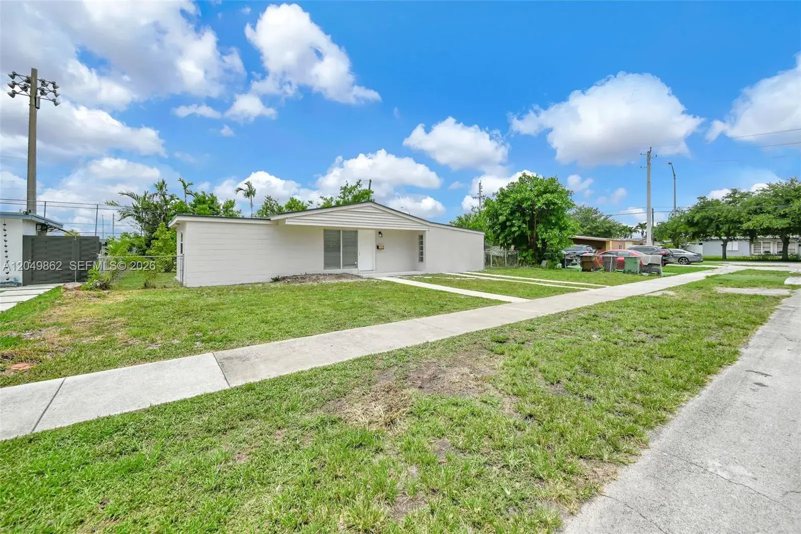 1380 W 60th Ter, Hialeah FL 33012