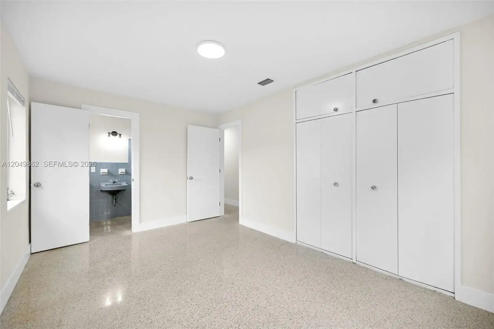 1380 W 60th Ter, Hialeah FL 33012 photo 5