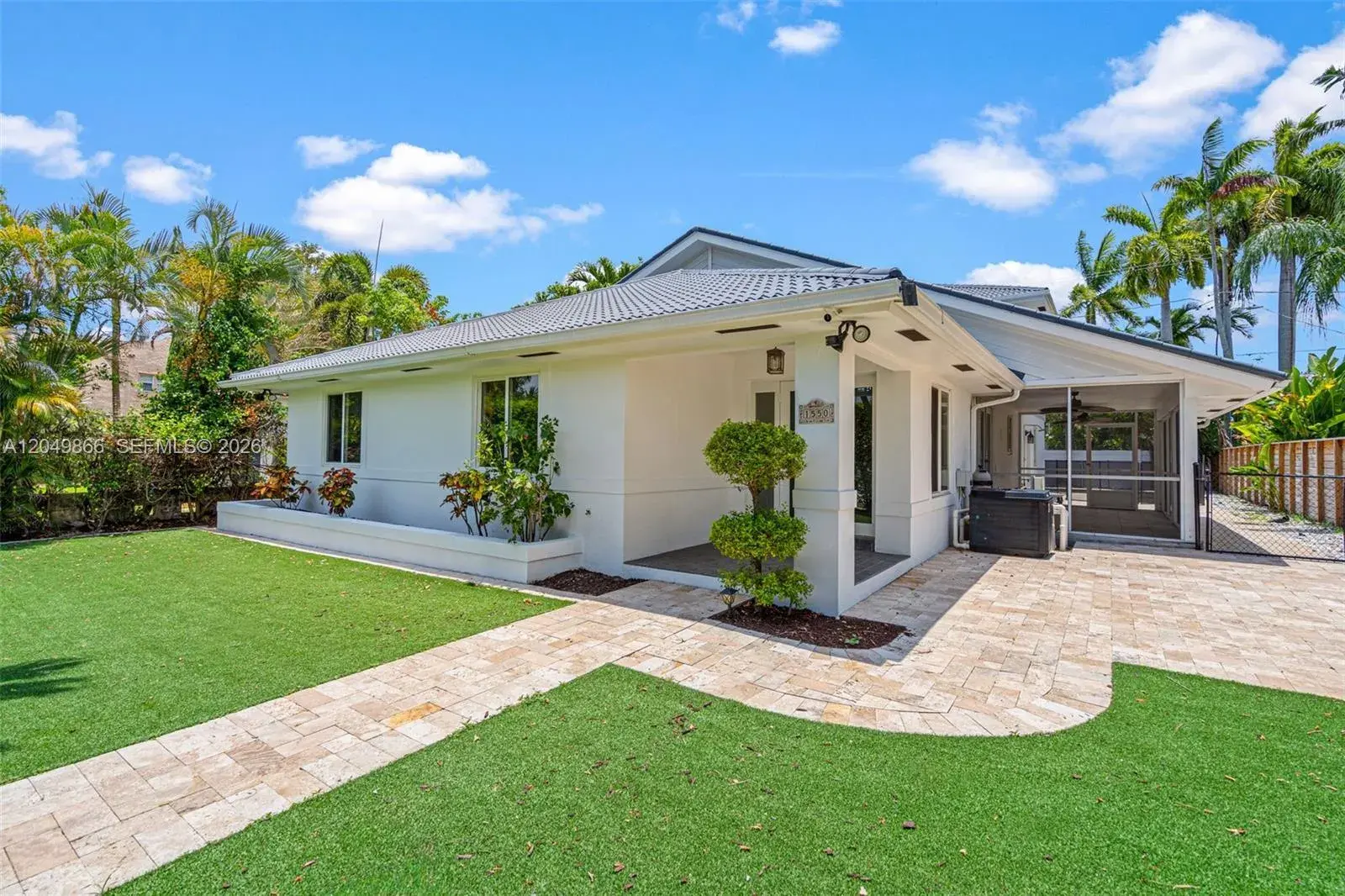 1550 Tyler St, Hollywood FL 33020