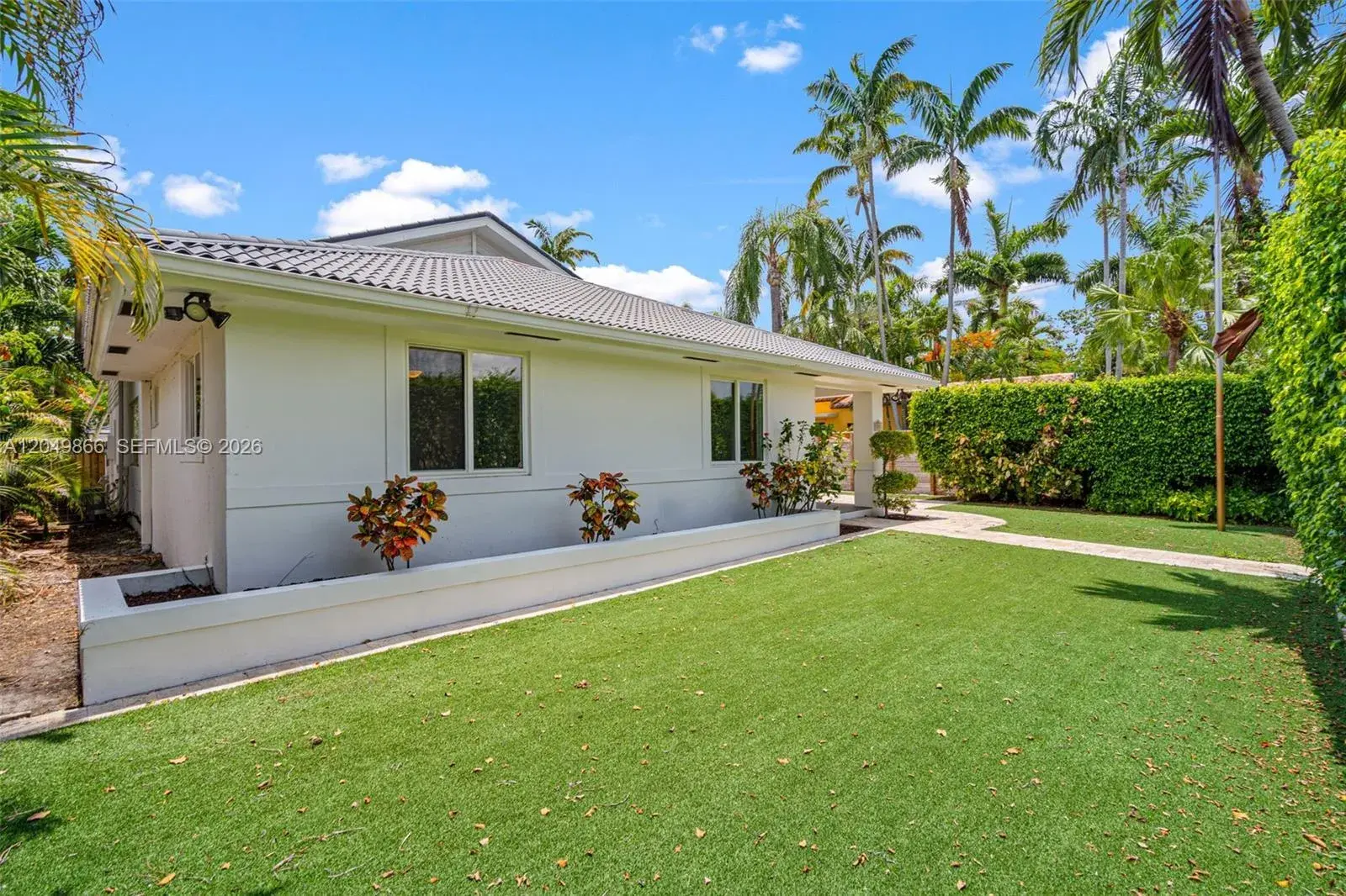1550 Tyler St, Hollywood FL 33020