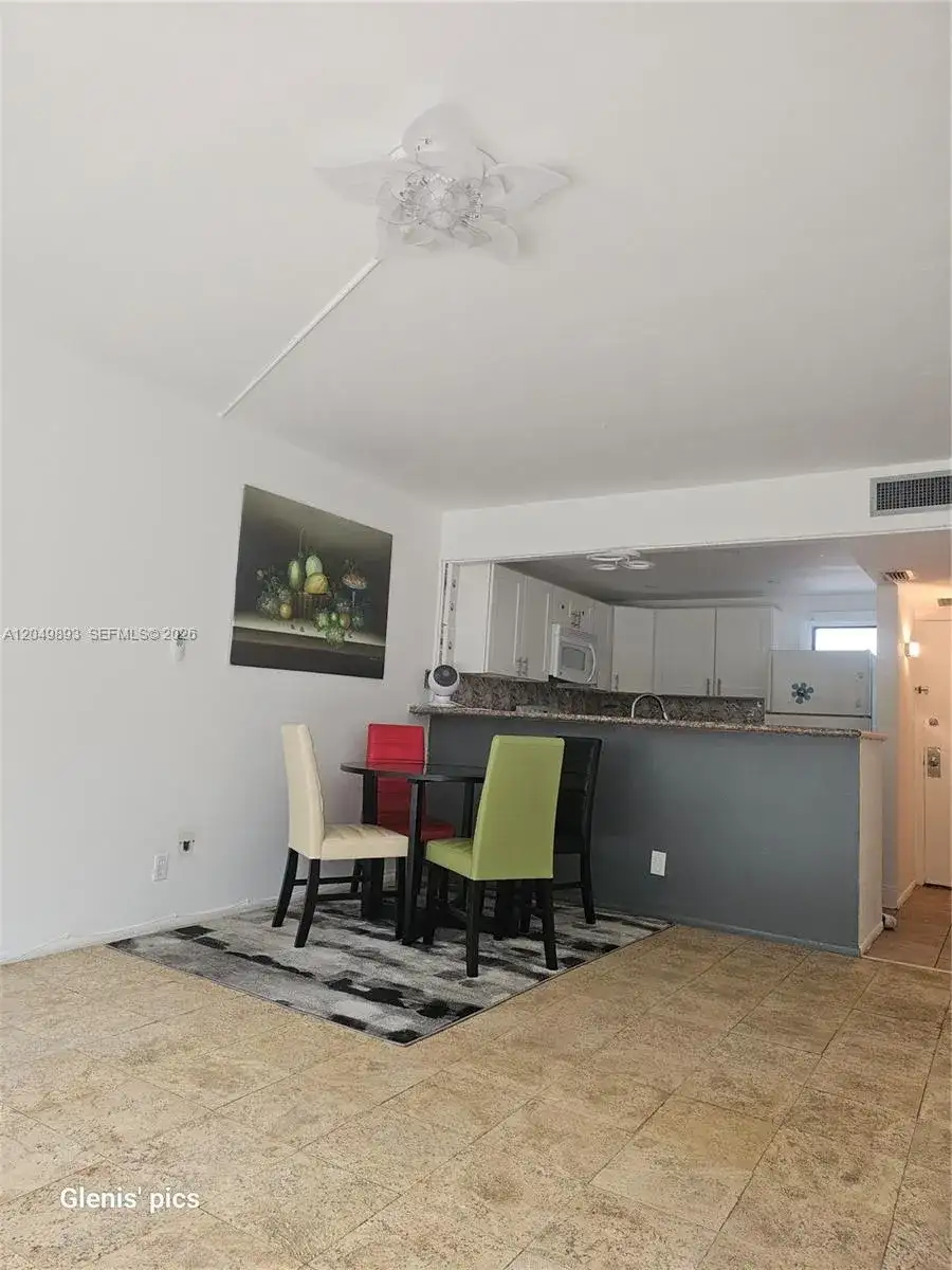 20400 W Country Club Dr # 204, Aventura FL 33180 photo 2