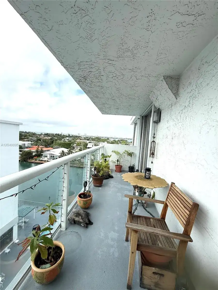 10000 W Bay Harbor Dr, Bay Harbor Islands FL 33154 photo 4