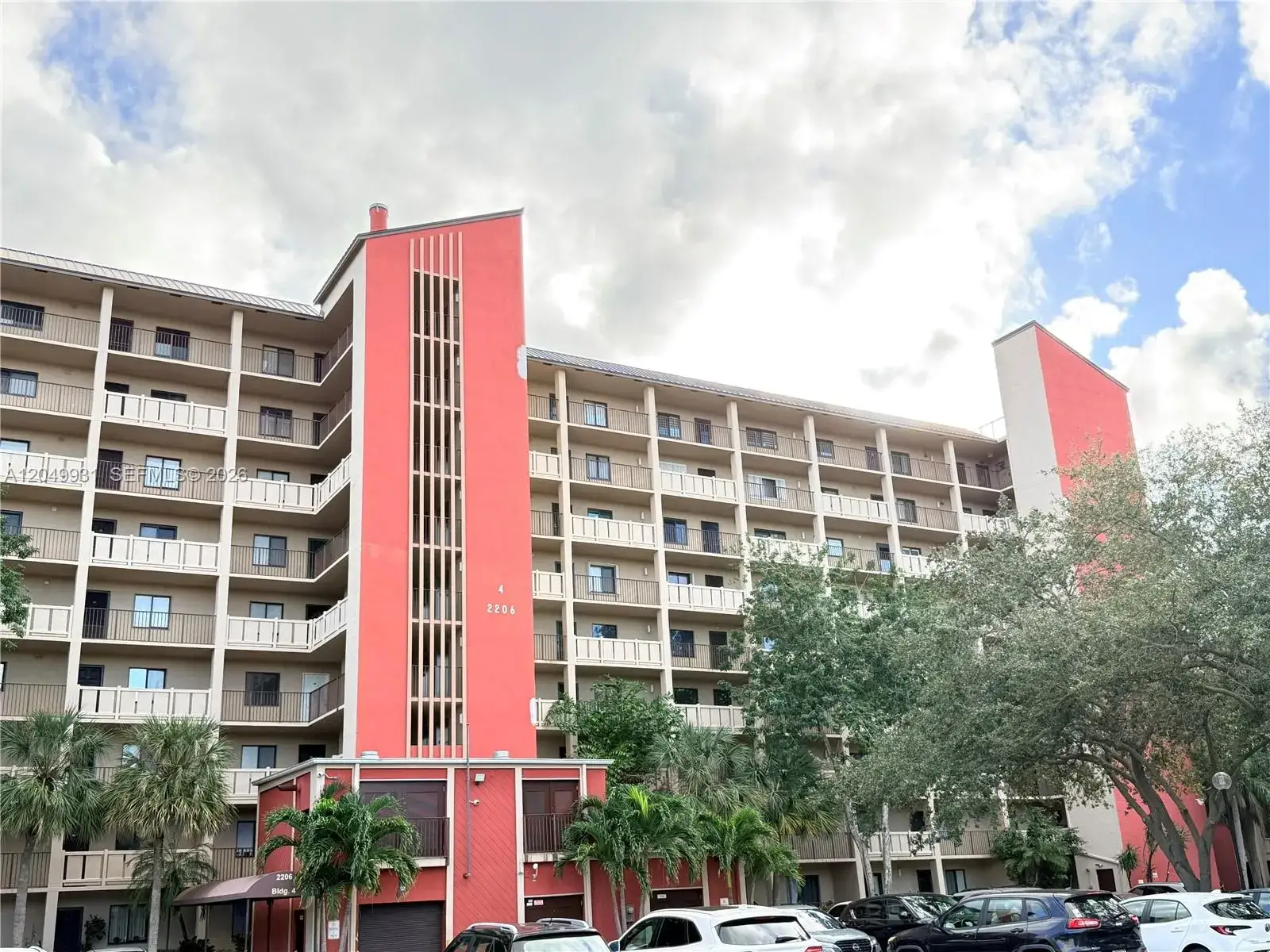 2206 S Cypress Bend Dr # 508, Pompano Beach FL 33069