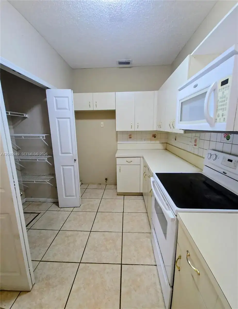 14236 SW 148th Ave, Miami FL 33196 photo 5
