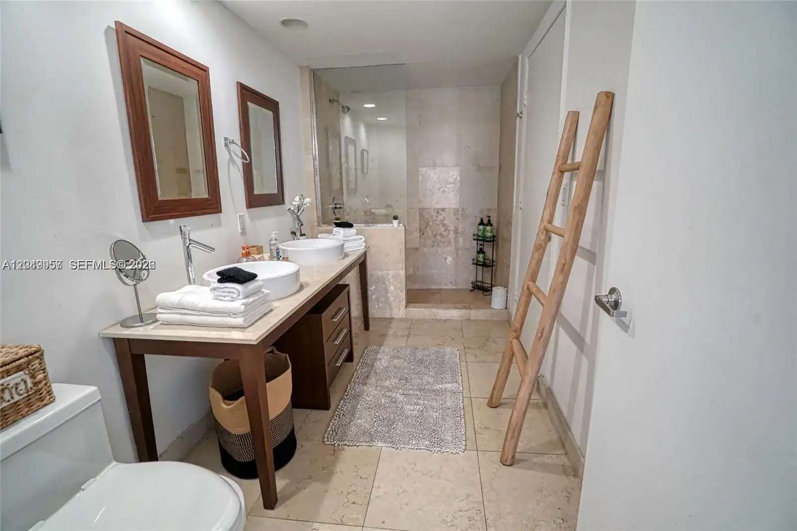 485 Brickell Ave # 1701, Miami FL 33131 photo 2
