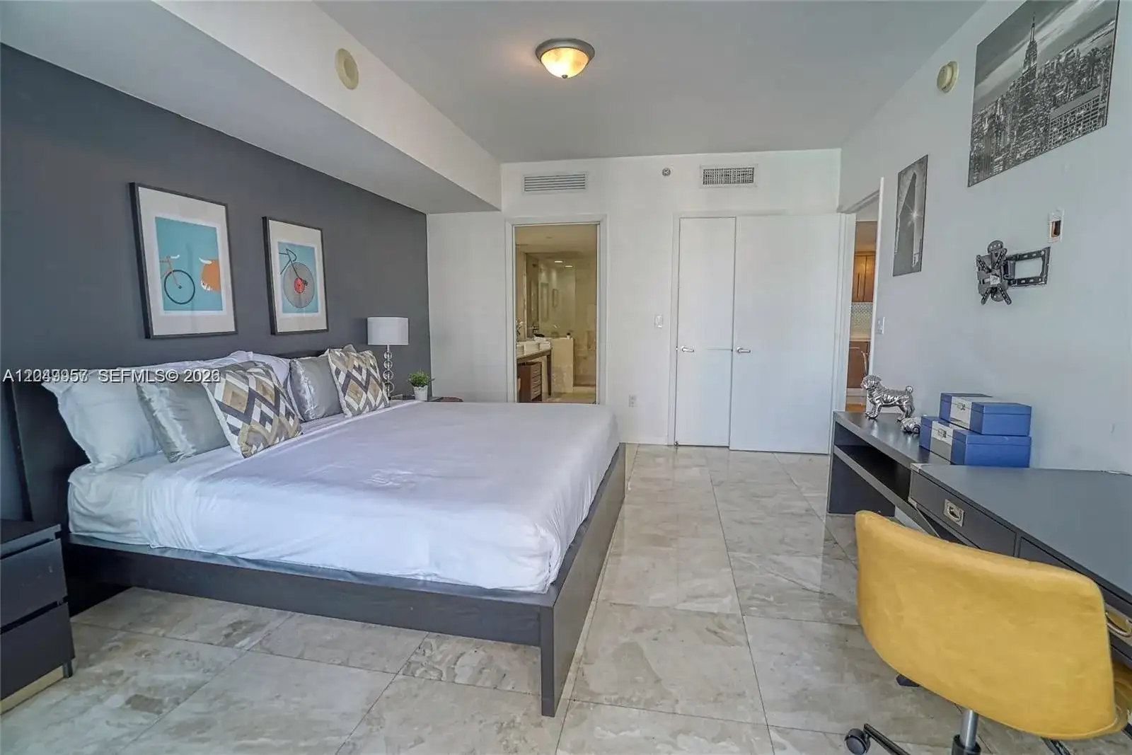 485 Brickell Ave # 1701, Miami FL 33131 photo 4