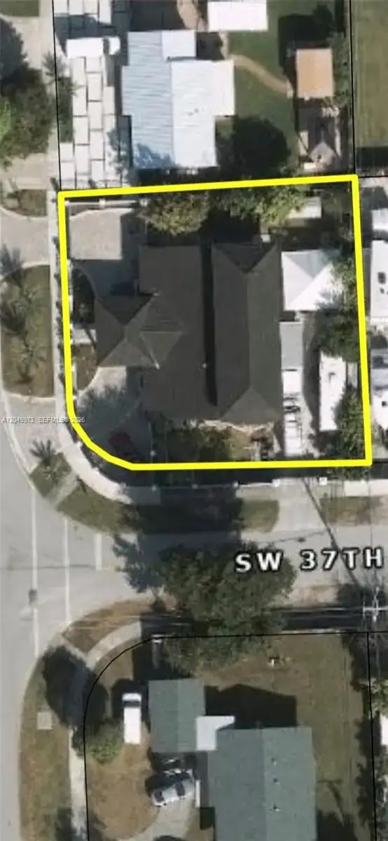 3711 SW 122nd Ave, Miami FL 33175 photo 2