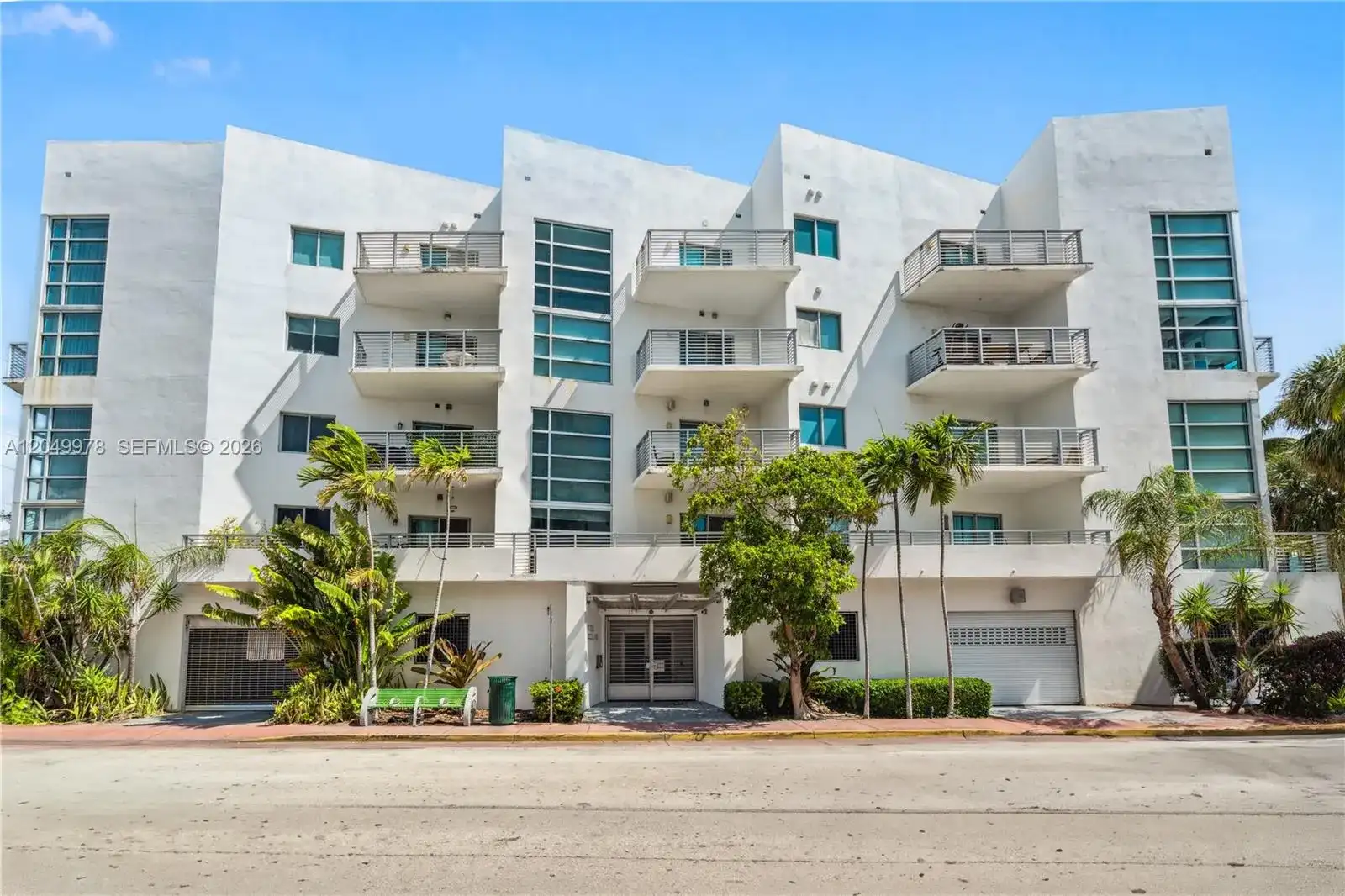 7700 Collins Ave # 3, Miami Beach FL 33141