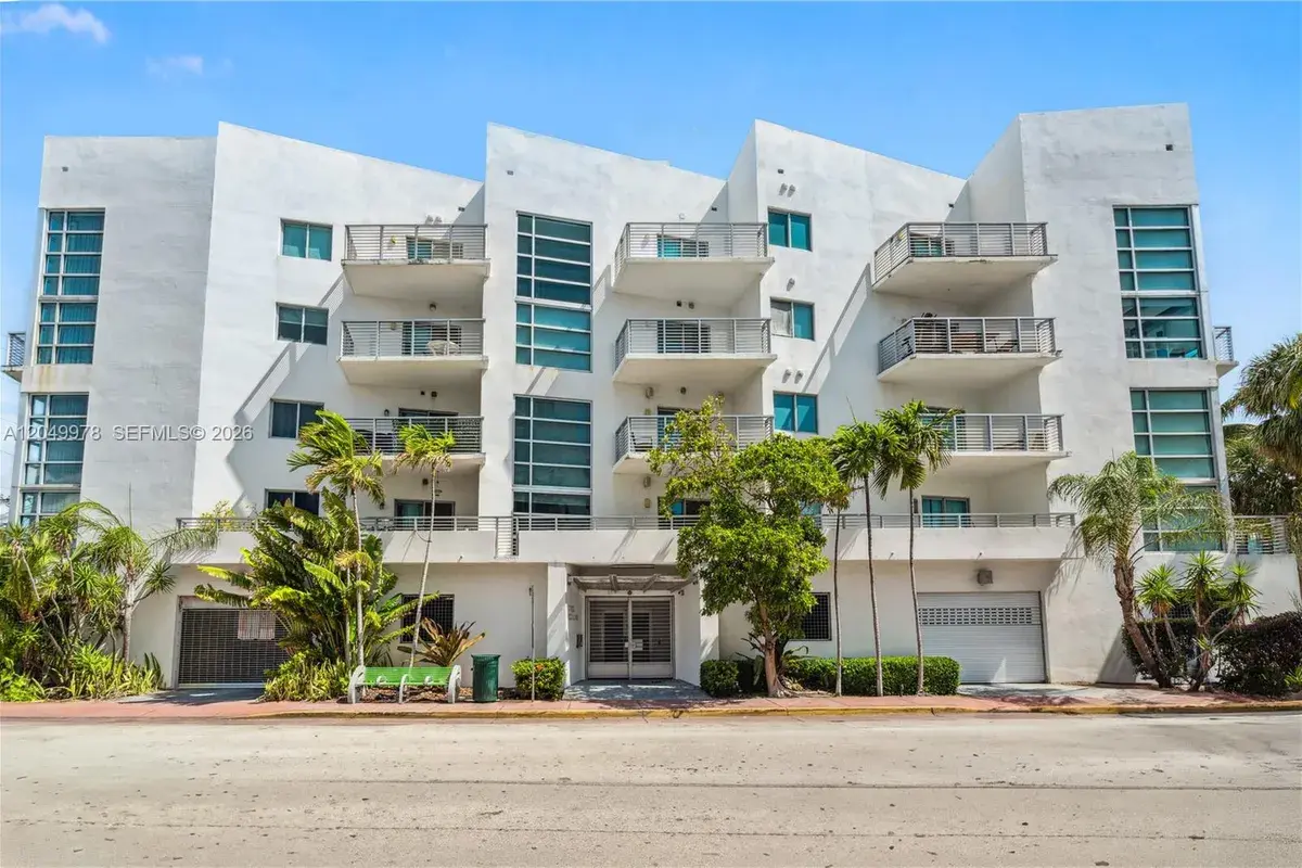 7700 Collins Ave # 3, Miami Beach FL 33141