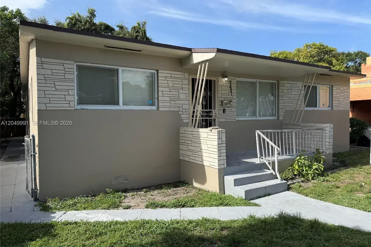 757 NW 47th St, Miami FL 33127