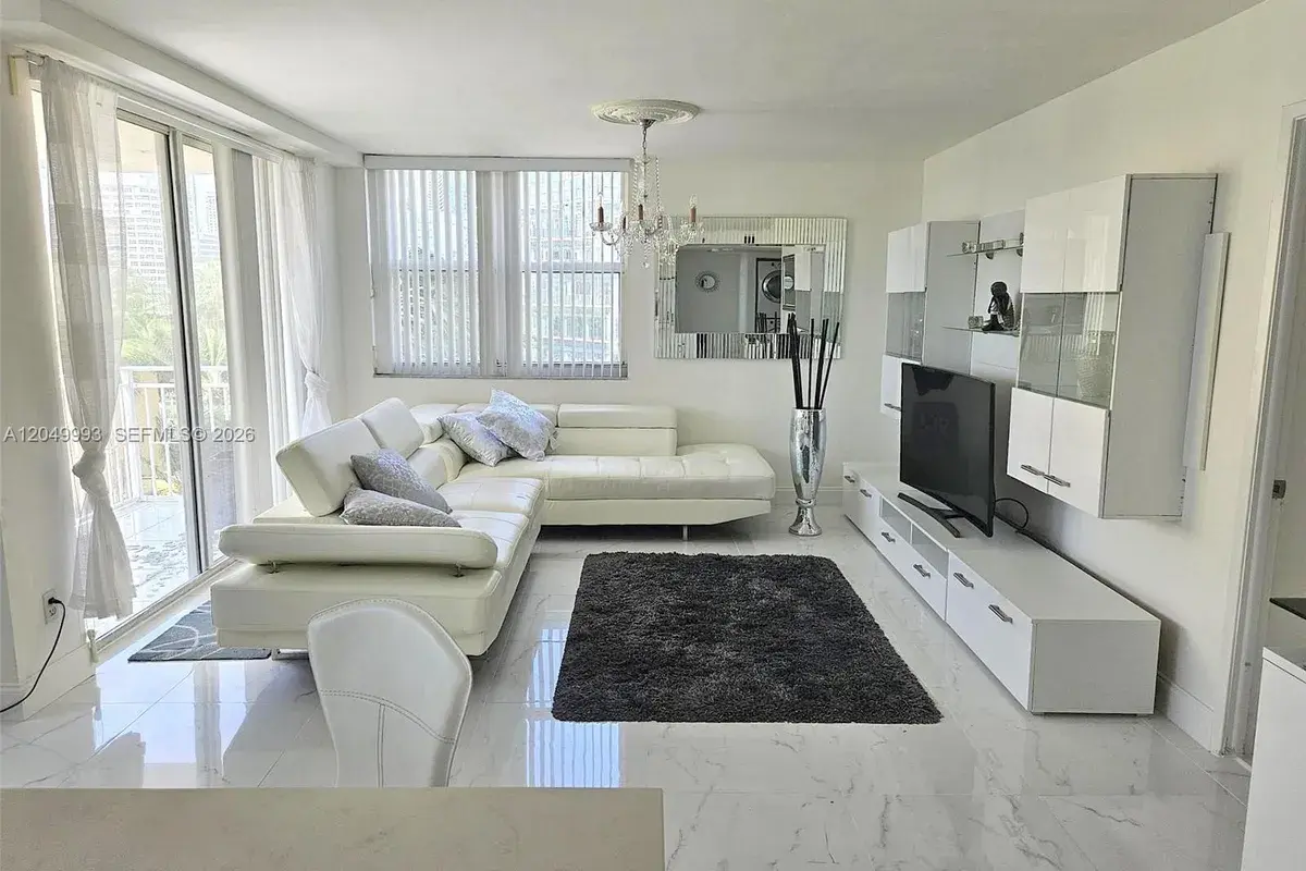 770 Claughton Island Dr # 602, Miami FL 33131
