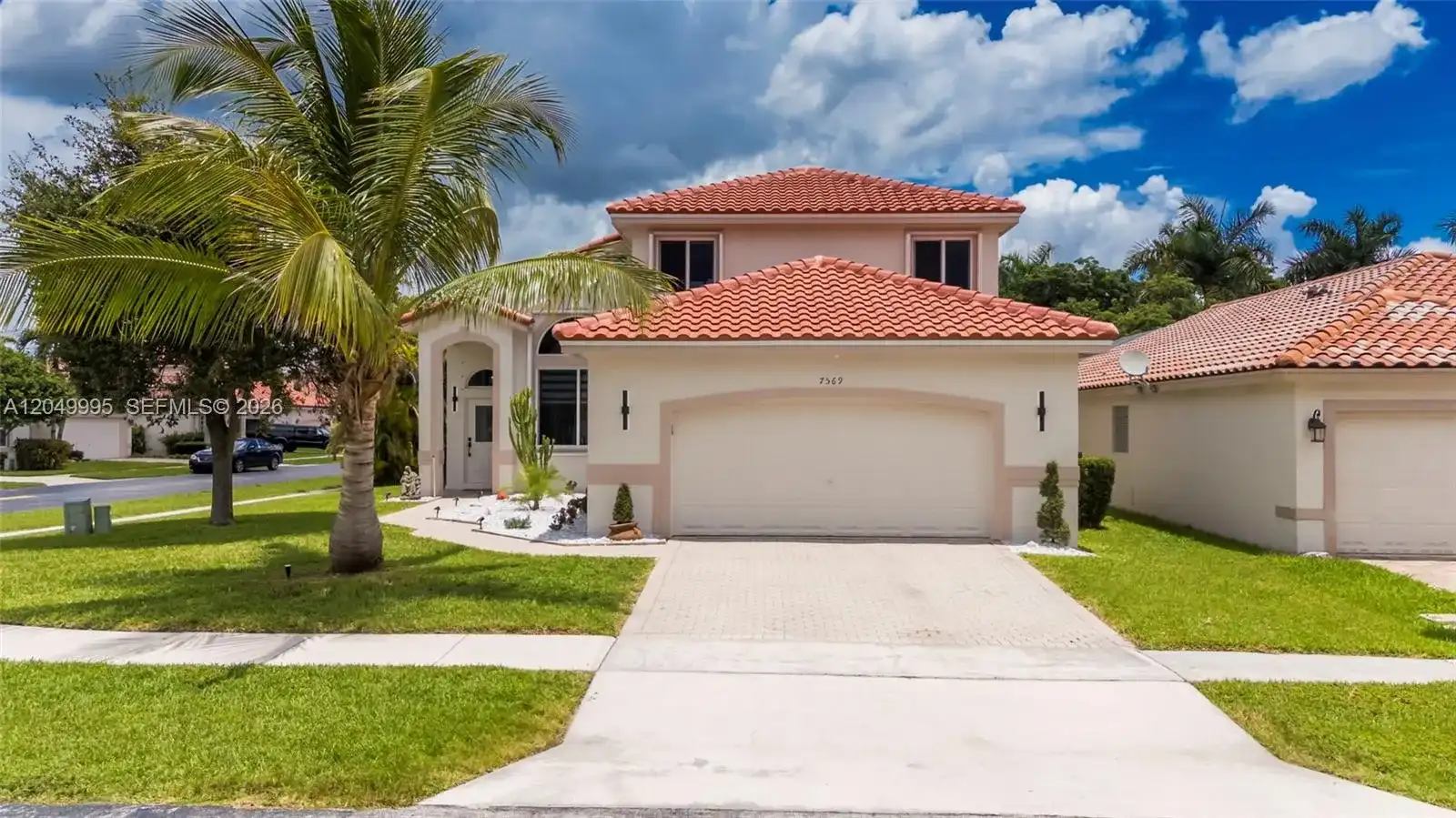 7569 Parkside Ln, Margate FL 33063