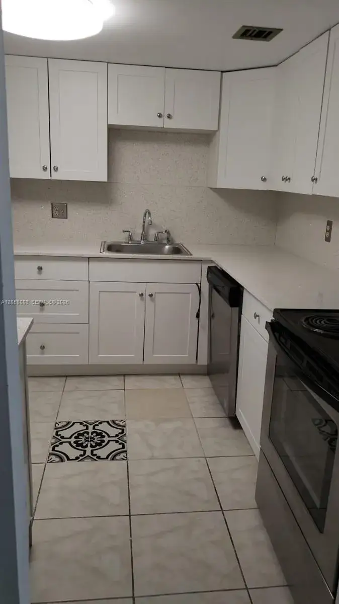 500 Executive Center Dr # 4E, West Palm Beach FL 33401