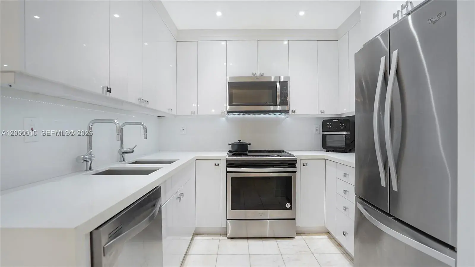 4301 Collins Ave # 403, Miami Beach FL 33140