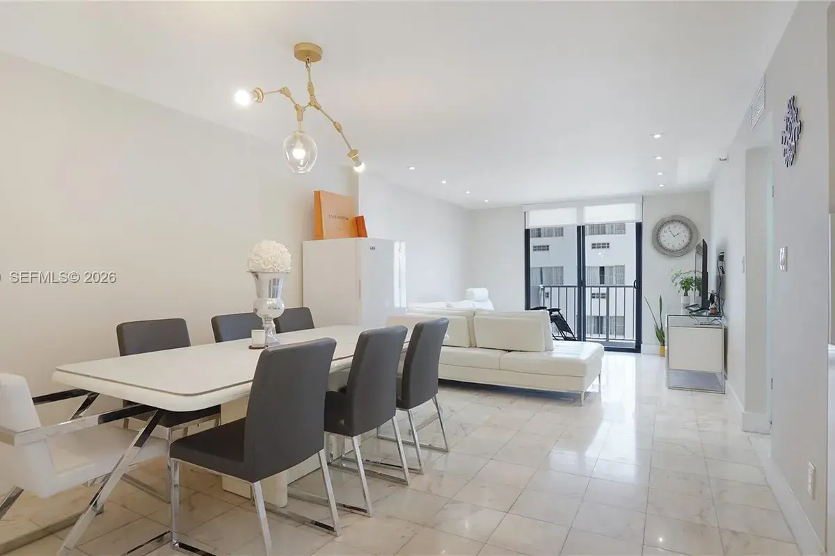 4301 Collins Ave # 403, Miami Beach FL 33140