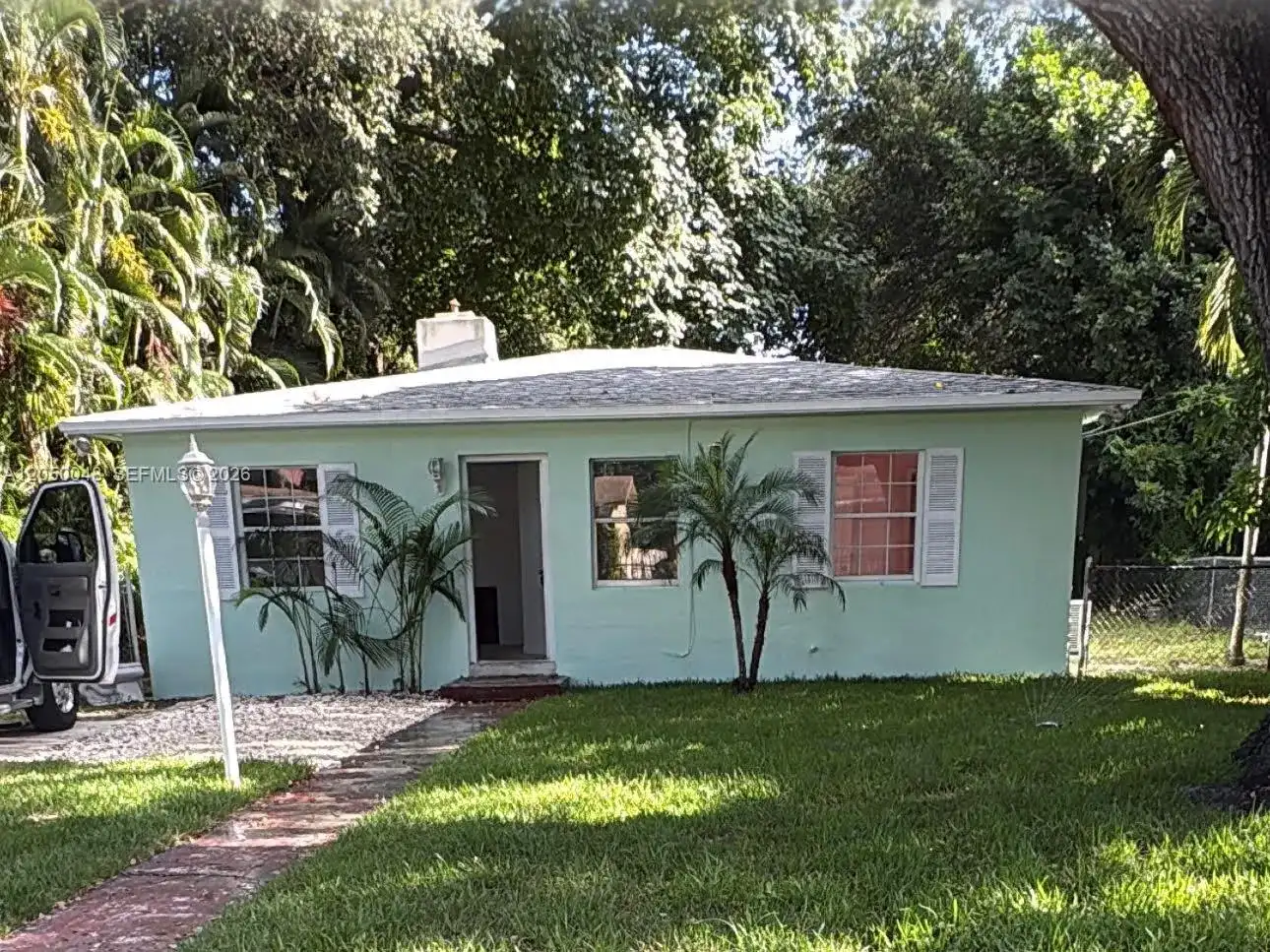 475 NE 164th St, Miami FL 33162
