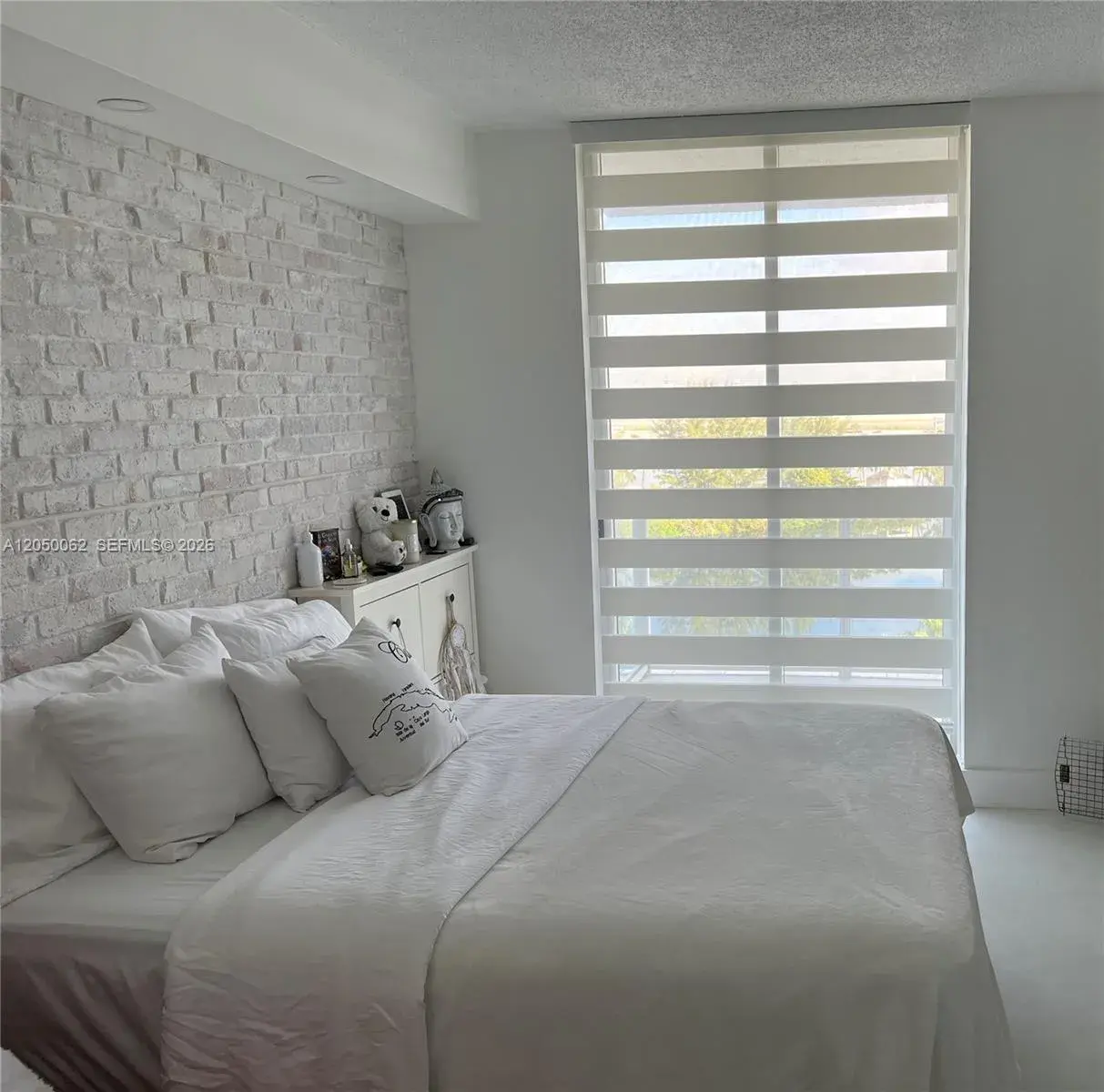 5077 NW 7th St # 801, Miami FL 33126