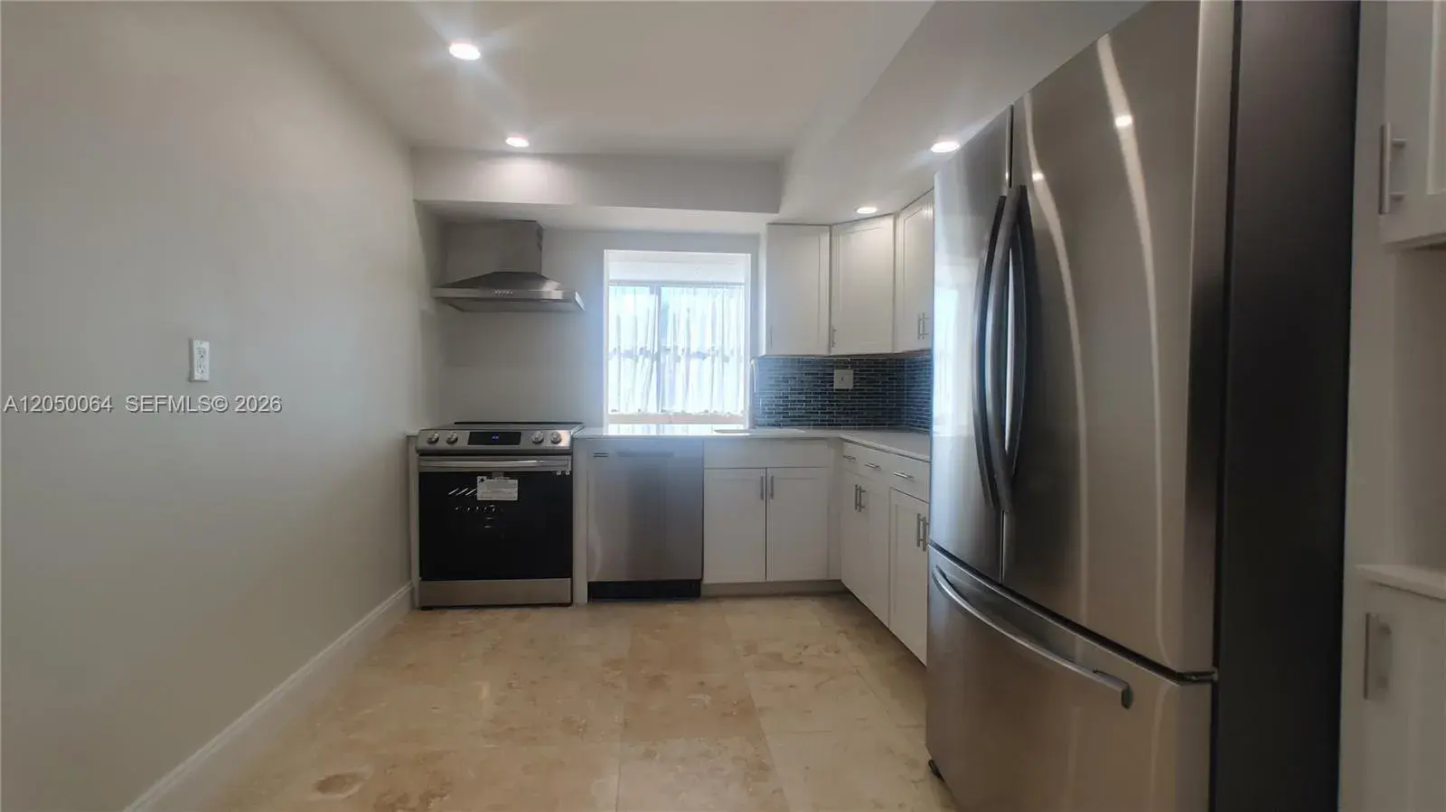 1000 Parkview Dr # 125, Hallandale Beach FL 33009