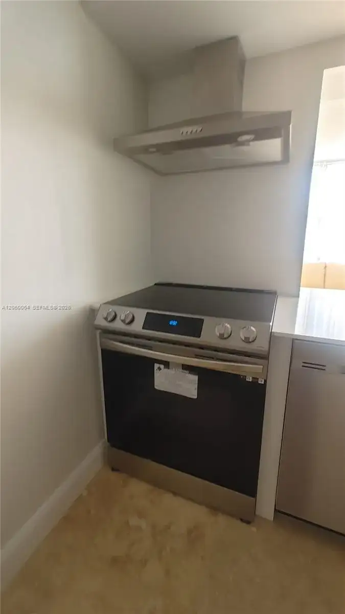 1000 Parkview Dr # 125, Hallandale Beach FL 33009 photo 4