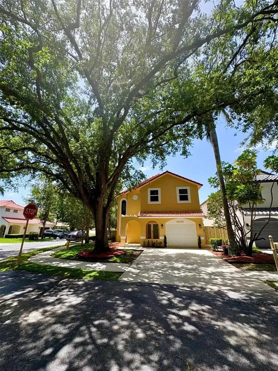 9833 NW 5th Ct, Plantation FL 33324
