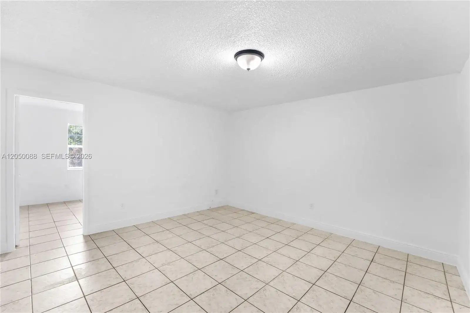 1305 W 53rd St # 420, Hialeah FL 33012 photo 4