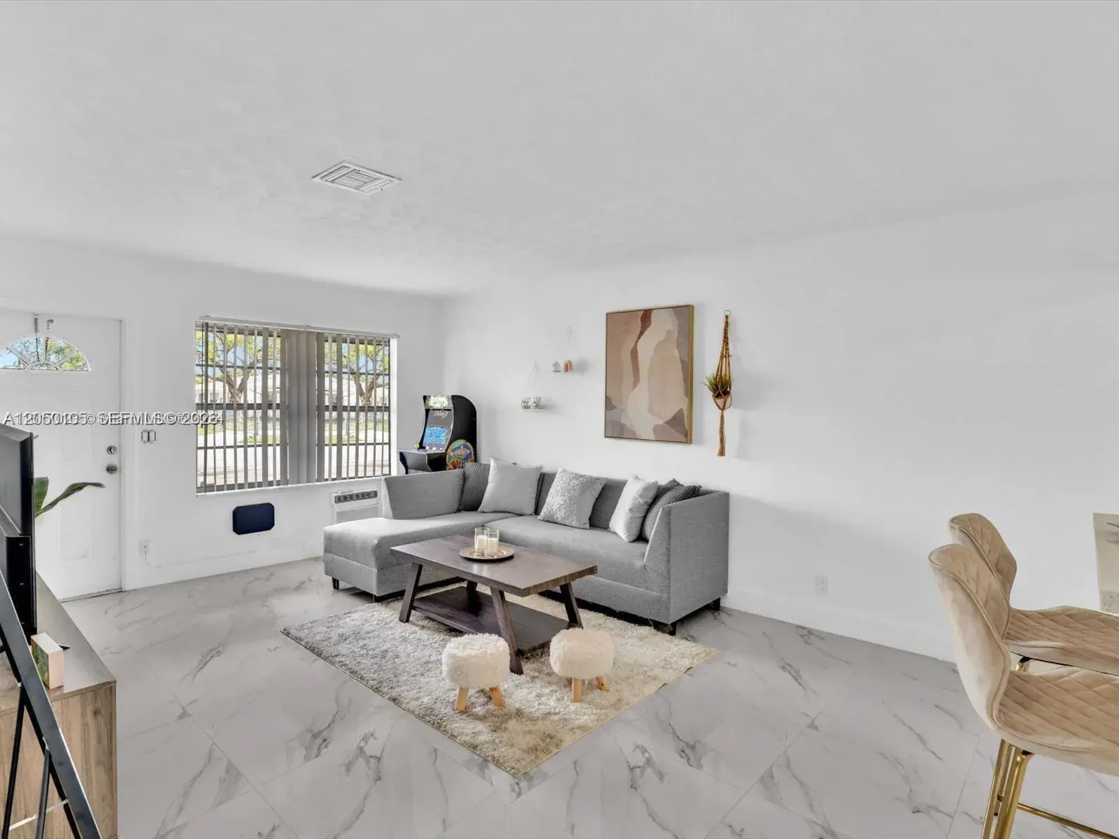 1092 SW 3rd St # 1092, Hallandale Beach FL 33009