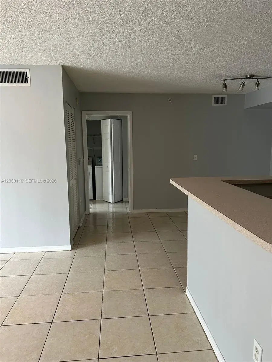 11185 SW 6th St # 201, Pembroke Pines FL 33025