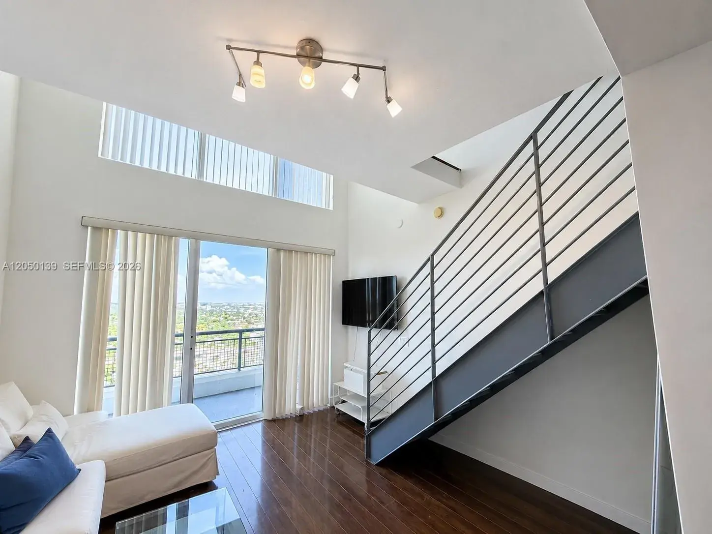 60 SW 13th St # 2613, Miami FL 33130