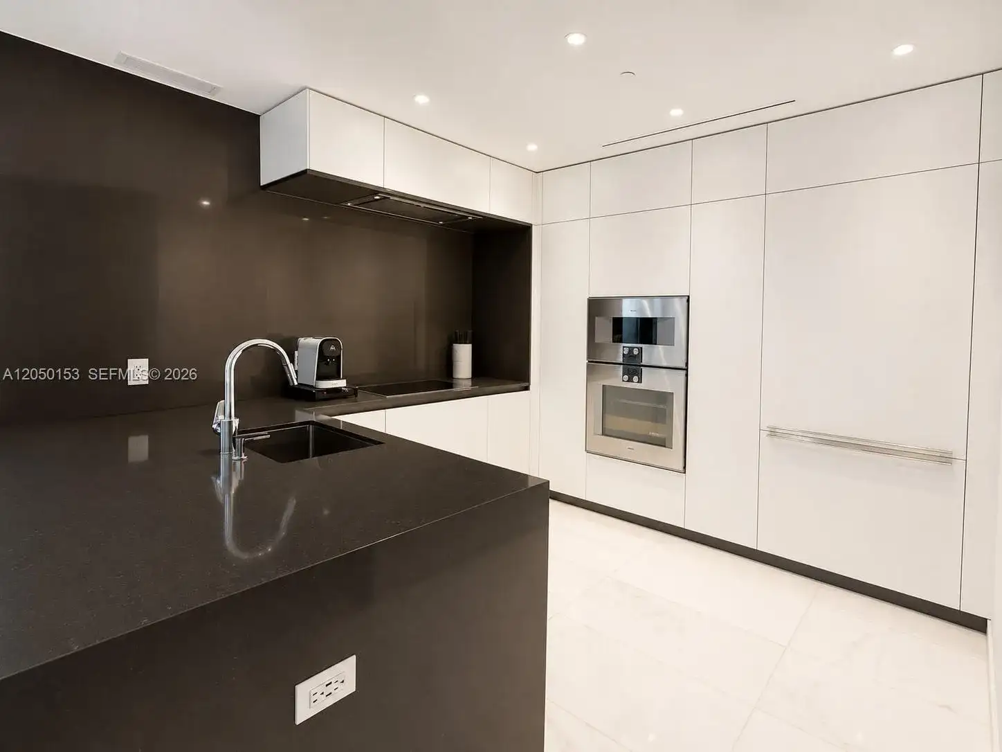 300 Biscayne Boulevard Way # 2609W, Miami FL 33131 photo 5